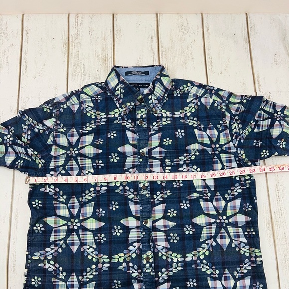 Tommy Hilfiger Men’s Cotton Short Sleeve Plaid Floral Shirt - Picture 11 of 13
